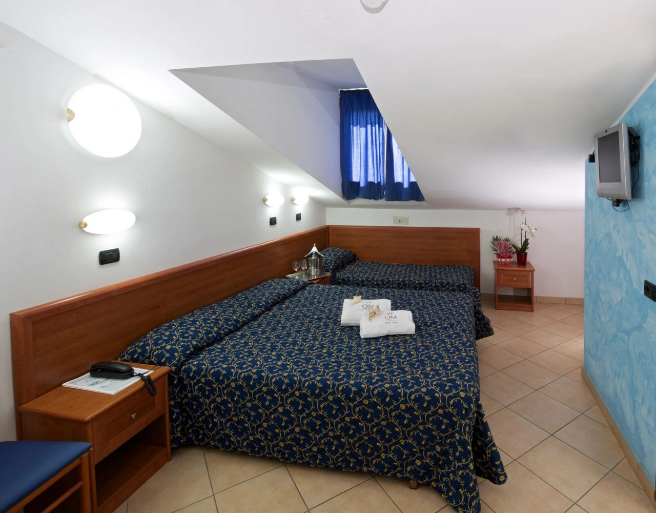 media.Slide-Camera-Classic-01-Hotel-Queen-Mary-Cattolica