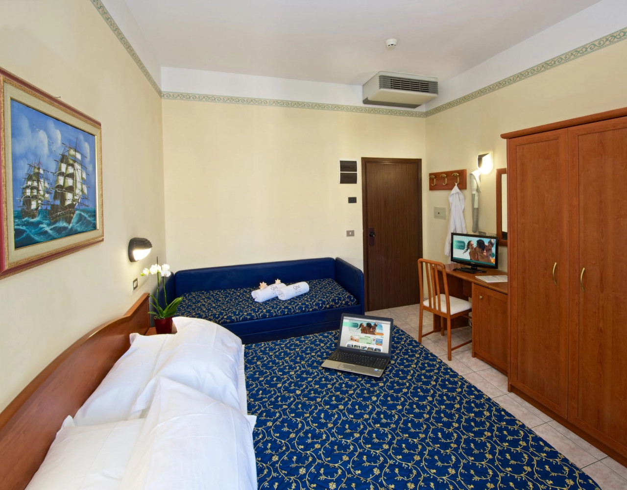 media.Slide-Camera-Executive-02-Hotel-Queen-Mary-Cattolica