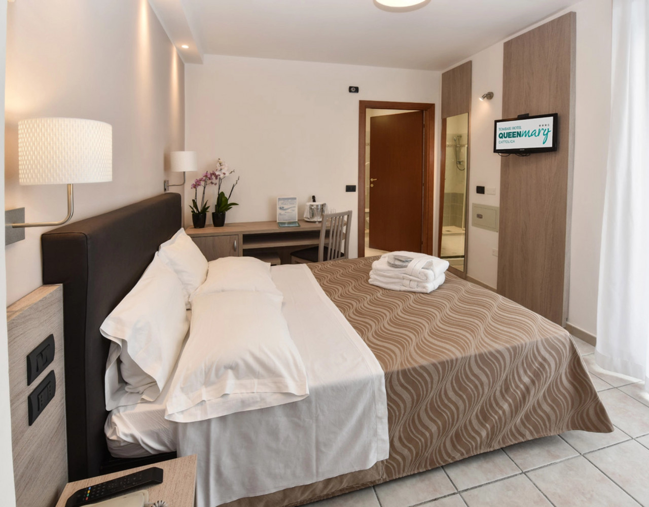 media.Slide-Camera-Superior-01-Hotel-Queen-Mary-Cattolica