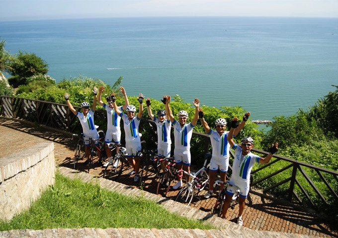 media.Gallery-Bike-06-Hotel-Queen-Mary-Cattolica